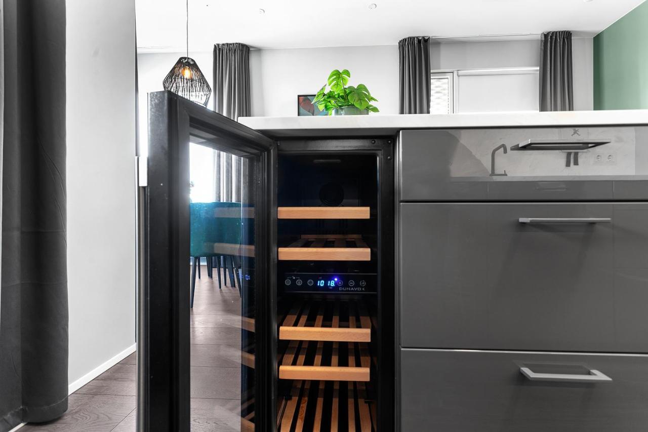 Modern Downtown Apartment - Harbour View Рейкявик Екстериор снимка
